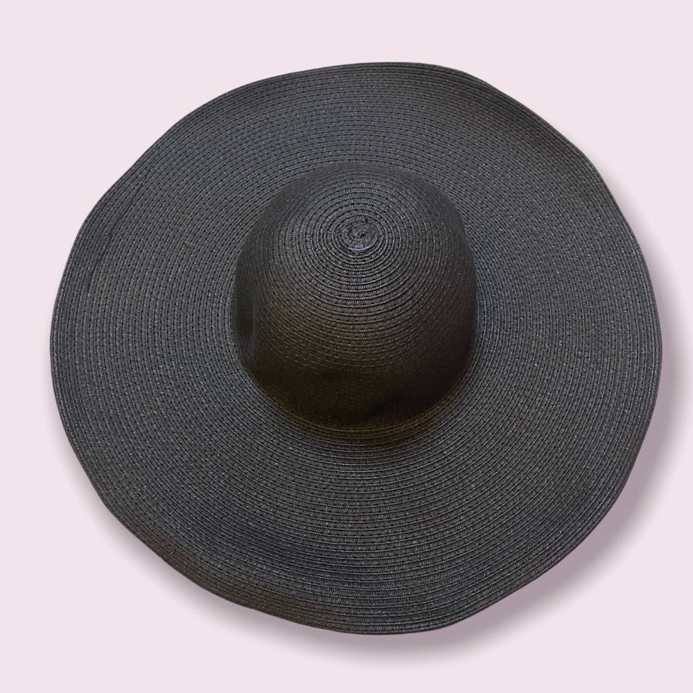 Floppy beach hat